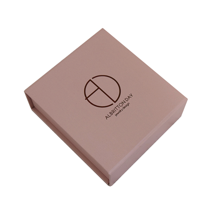 Custom folding boxes for business and retail companies