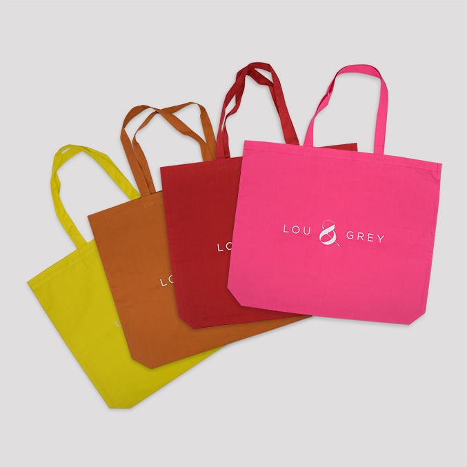 Black Friday shopping, Black Friday packaging, holiday packaging, holiday inspired packaging, in store packaging, gift with purchase, Black Friday inspired packaging, Black Friday 2020, Black Friday gift with purchases, Black Friday, commence packaging