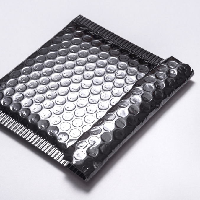bubble mailers, kraft bubble mailers, poly bubble mailers, paper bubble mailers, custom ecommerce packaging, ecommerce packaging, ecommerce supplies, custom bubble mailers, reusable bubble mailers