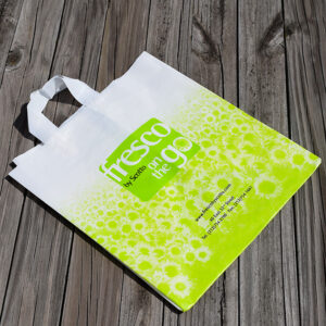 small plastic bags, large plastic bags, small plastic bags with handles, large plastic bags with handles, plastic shopping bags, reusable plastic shopping bags, plastic bags, degradable plastic bags, clear plastic shopping bags, HDPE, LDPE, sustainable plastic bags, custom plastic bags, eco-friendly plastic, clear plastic, custom printed plastic shopping bags