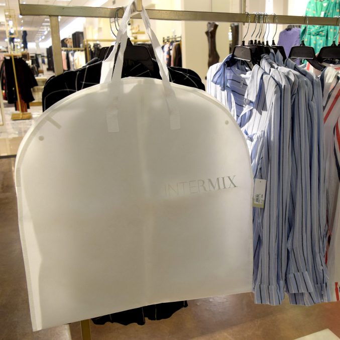 garment bags, garment bags for travel, travel garment bags, reusable garment bags, poly garment bags, poly on a roll bags, ppnw garment bags, peva garment bags, laminated ppnw garment bags, garment packaging, garments