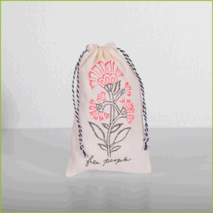 smart packaging, retail packaging trends, bag charms, brand strategy, customer experience, influencer marketing, seasonal packaging, luxury packaging, packaging design, ecommerce packaging