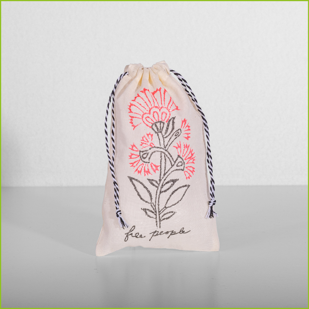smart packaging, retail packaging trends, bag charms, brand strategy, customer experience, influencer marketing, seasonal packaging, luxury packaging, packaging design, ecommerce packaging