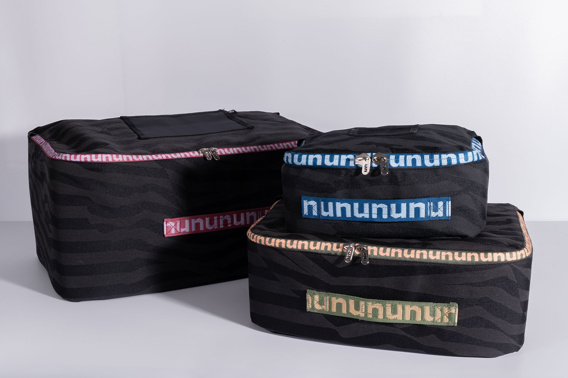 Nuuly 3 garment cases